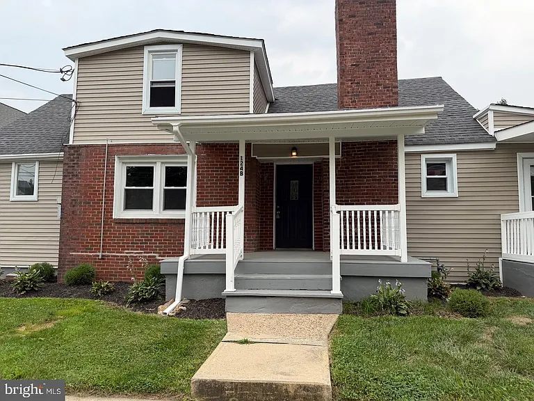 124 Robbins Ave #B — Photo 1