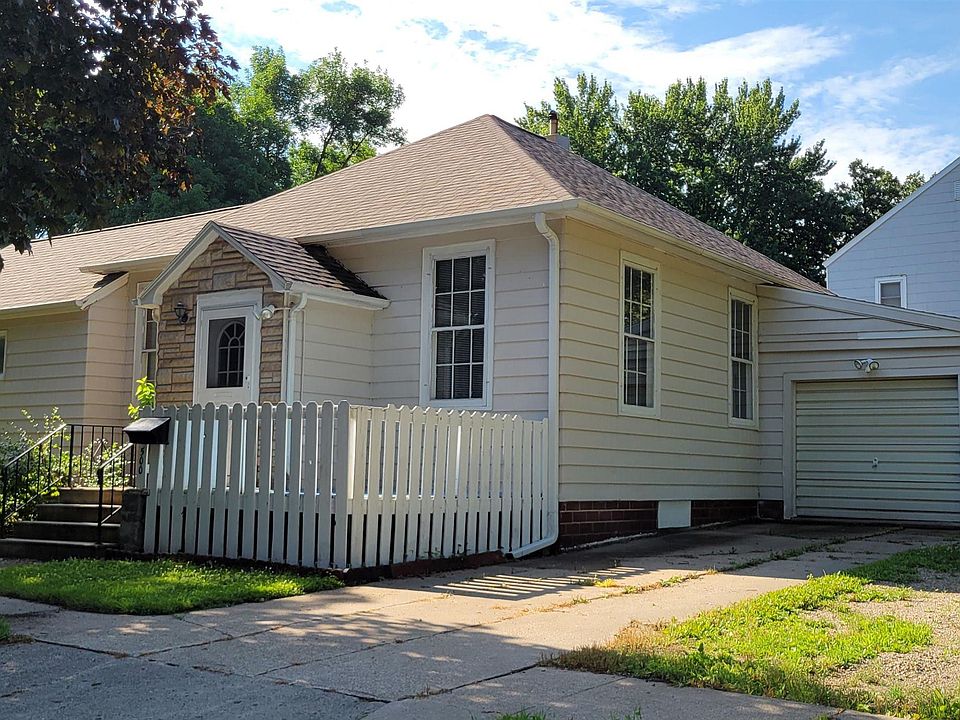 1st image of 500 E Elm St