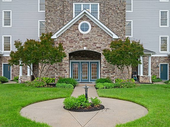 3rd image of 4740 Water Park Dr Unit N