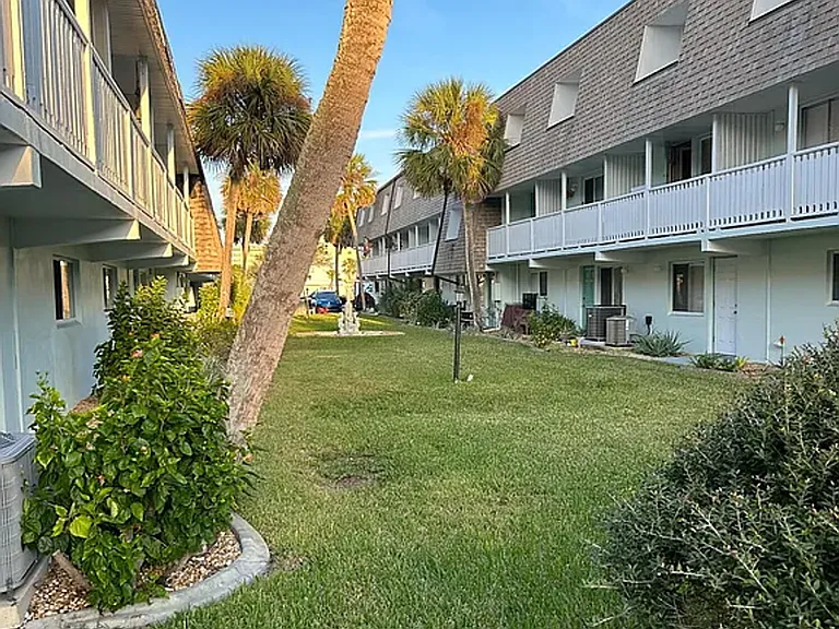55 Vining Ct #206 — Photo 1
