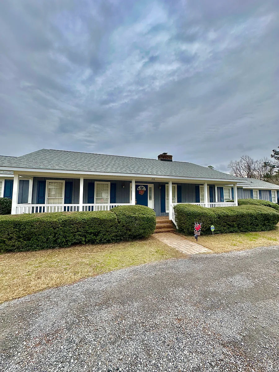 Building Photo - 216 Leonard Cir