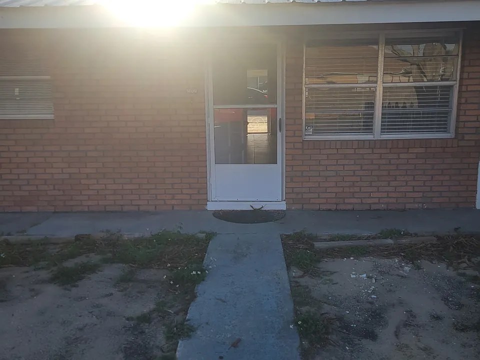 1409 N Lake Ave