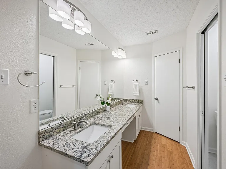 2717 Charlesworth Dr — Photo 28