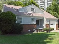 160 E 264th St photo 1