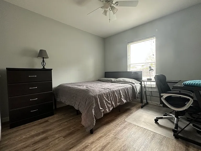 1045 Clairise Ct — Photo 6