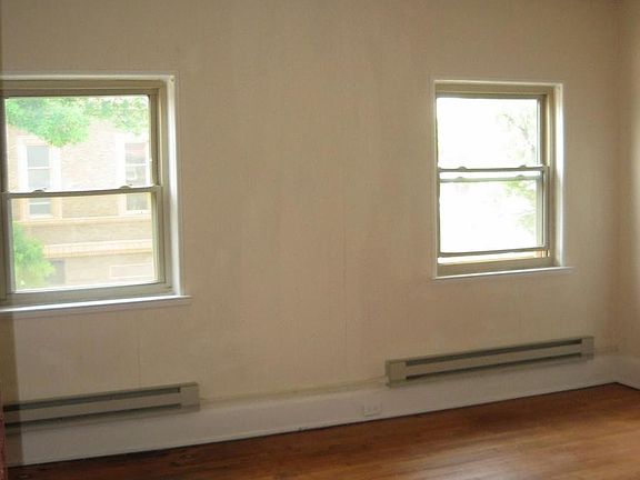 Living/Bedroom area