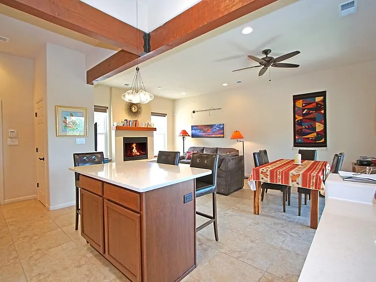 104 Paseo Vis — Photo 4