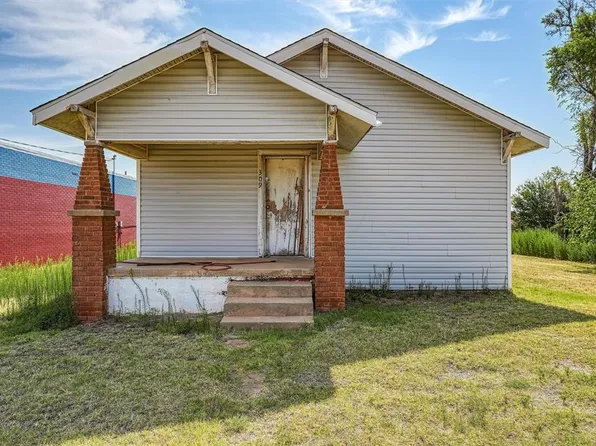 309 S Highway 44, Foss, OK 73647