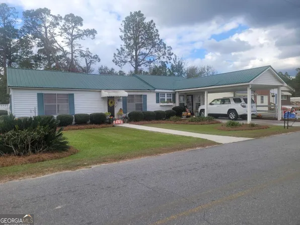 30 S McCrorie St, Baxley, GA 31513