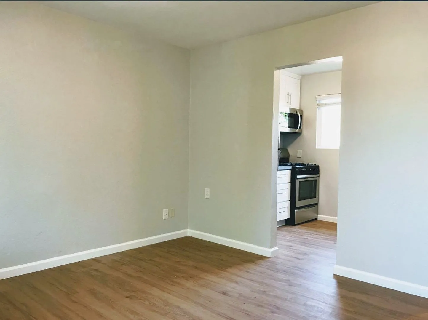 The Metro Apartments — Photo 3