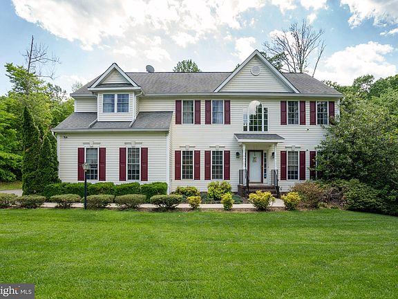 3rd image of 88 Town And Country Dr
