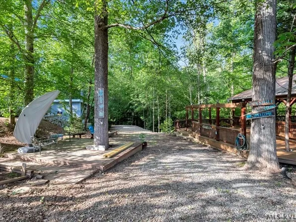 113 Deer Dr, Bracey, VA 23919