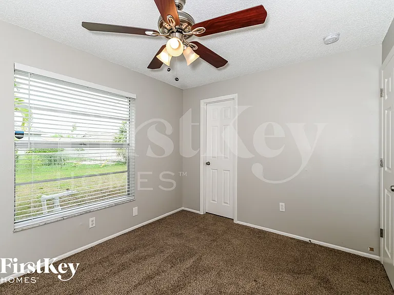 4404 SW 6th Pl — Photo 12
