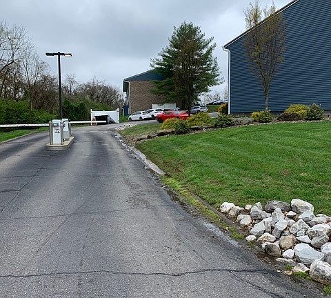 5th image of 1400 Highland Dr
