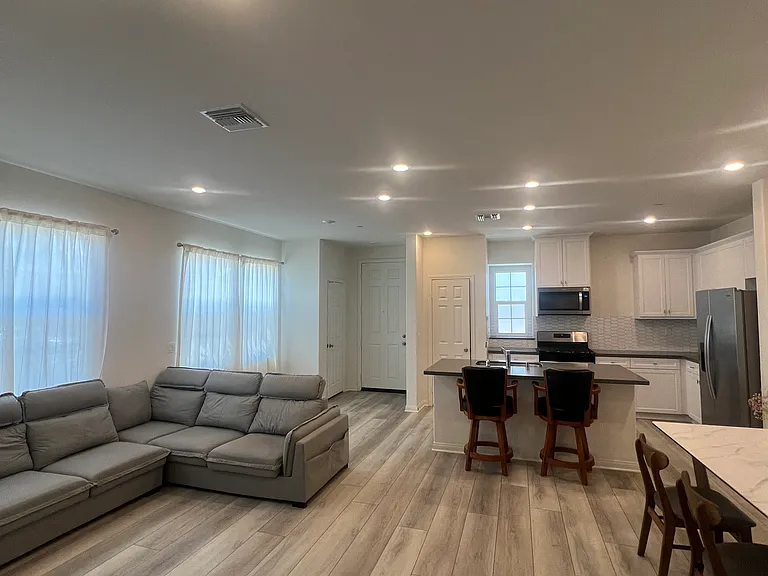 3993 E Carmel Privado — Photo 14