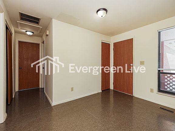 5th image of 8409 Schoolgate Dr