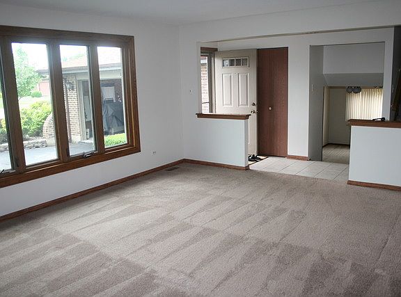 4th image of 16127 85th Ave