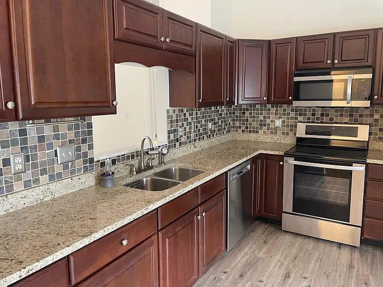 13019 Brookdale Dr — Photo 8