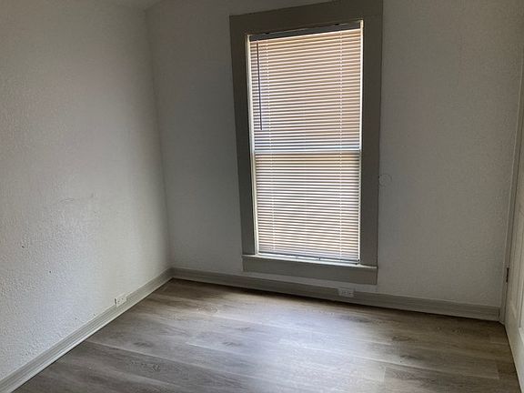 5th image of 735 Avenue A SW #C
