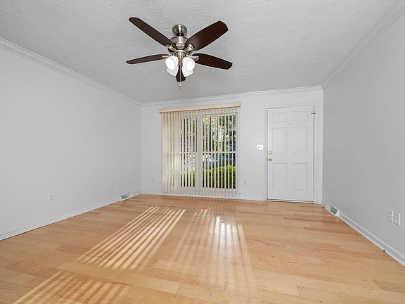 5th image of 506 Willow Branch Dr