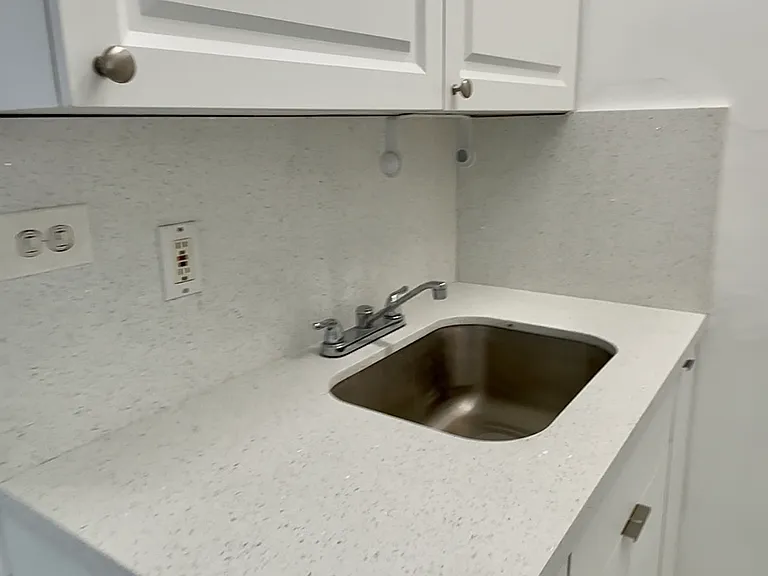21 Alhambra Cir #20 — Photo 1