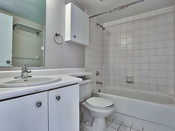 3rd image of 25 Grenville St #903