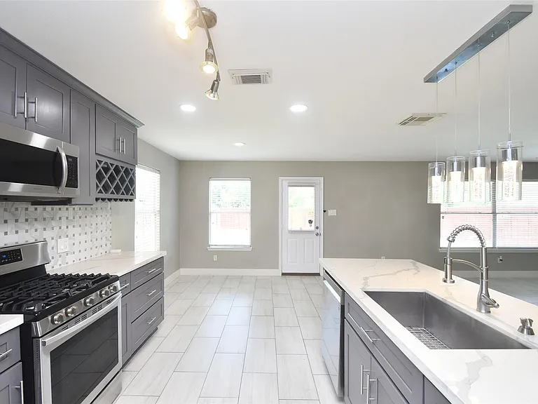 24406 Lakecrest Village Dr — Photo 16