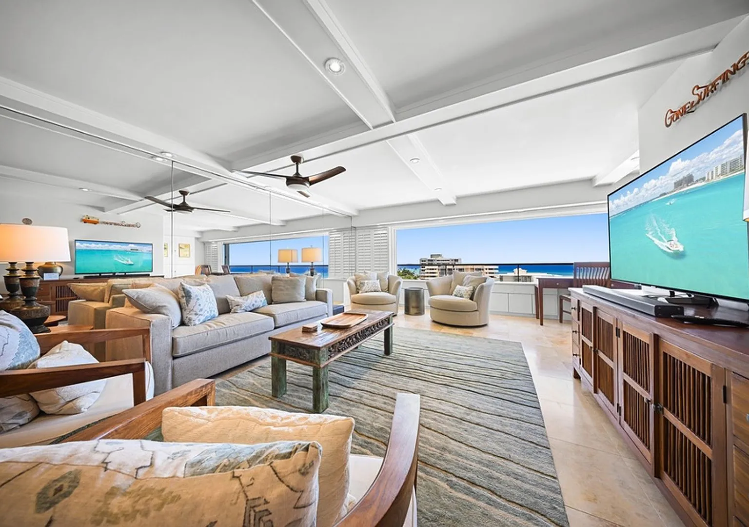 Kaimana Shores Getaway: Gold Coast Condo w/ Diamond Head & Ocean Views — Photo 1