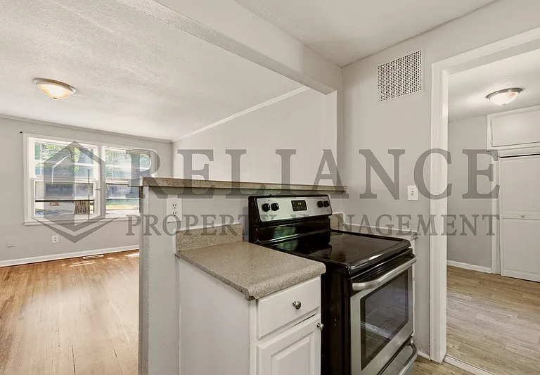 1126 S Silverdale Ct — Photo 18