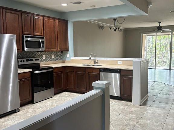 5th image of 4108 Rosecliff Ln
