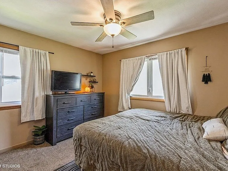 708 E Madison Ave — Photo 4