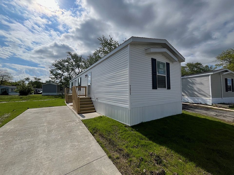 1st image of 2421 E Dundee Dr