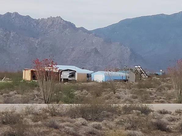 13934 S Douglas Rd, Yucca, AZ 86438