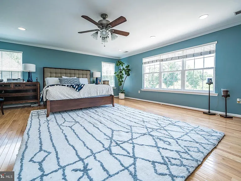 1401 Windjammer Ct — Photo 36
