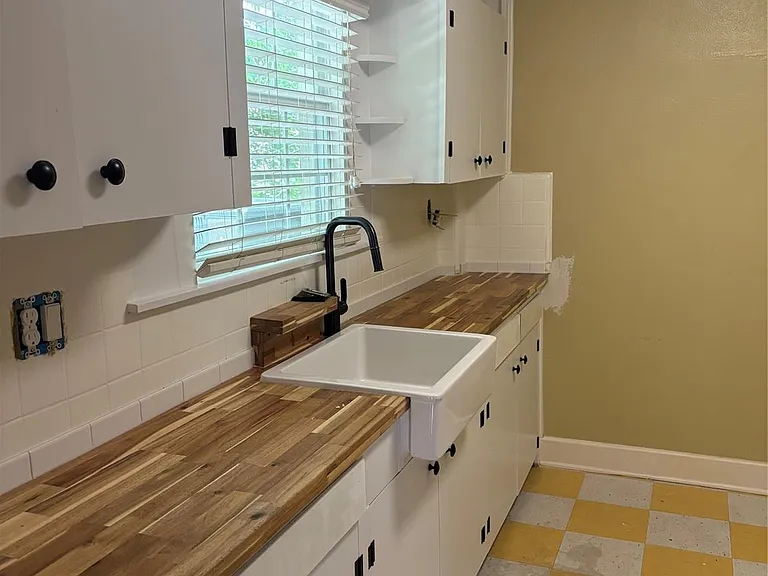 1025 Beverly St — Photo 9