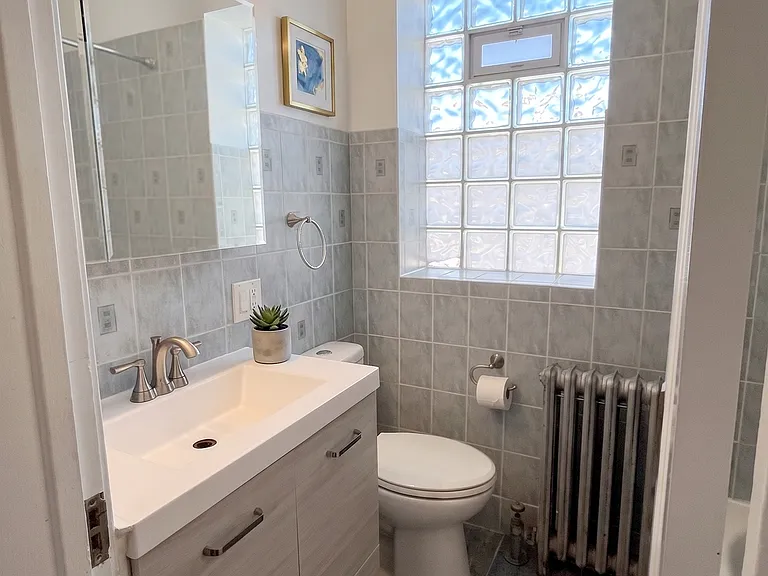 2834 North Lockwood Avenue - 3D — Photo 16