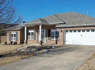 810 S Brookside Ct, Rogers, AR 72758