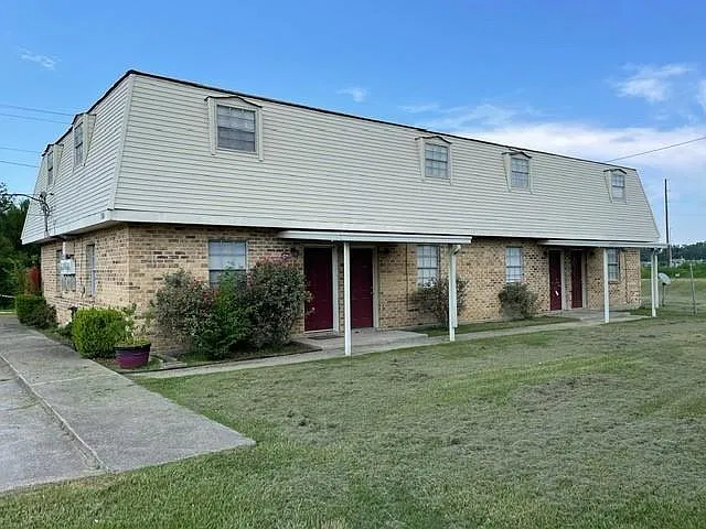 2 bed, 1.5 bath, 1060 sqft, $1,175 — Photo 1