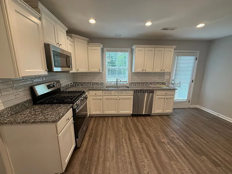 2708 N Patterson Ave — Photo 5