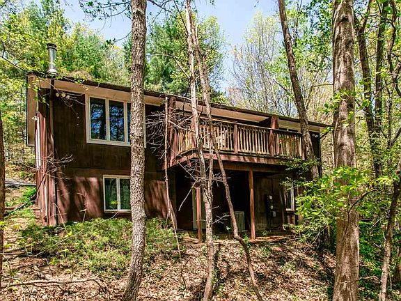 3rd image of 482 Passage Ln