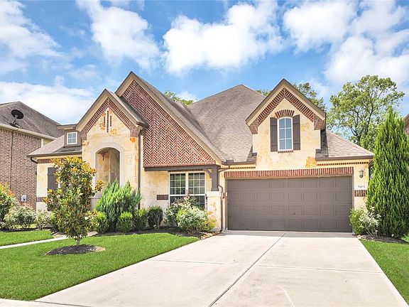 2nd image of 5402 Belle Manor Ln