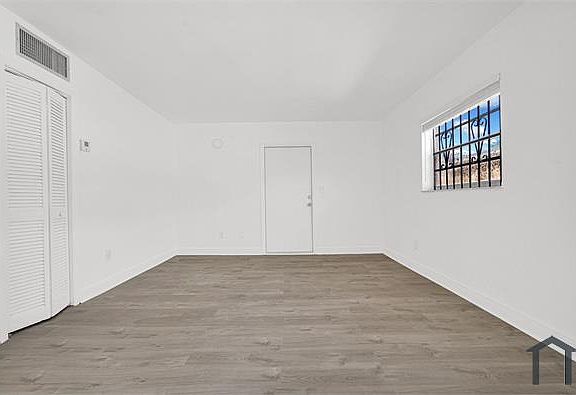 5th image of 8295 NE Miami Ct APT 4
