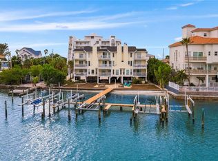 10109 Gulf Blvd APT 203, Treasure Island, FL 33706