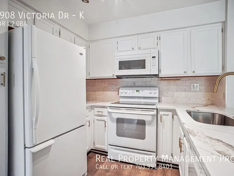 6908 Victoria Dr #K — Photo 11