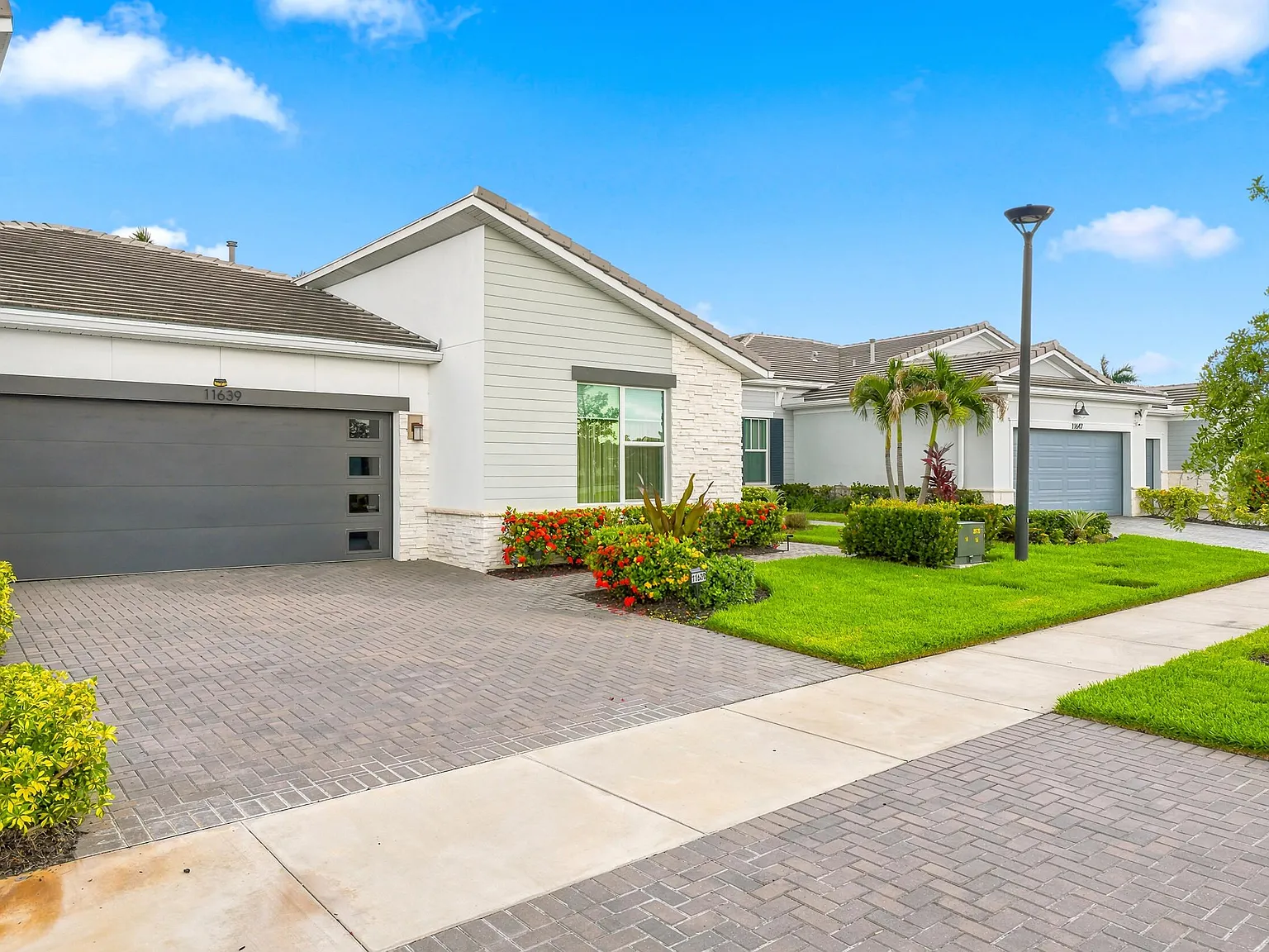 3 bed, 2.5 bath, 1878 sqft, $3,100 — Photo 3