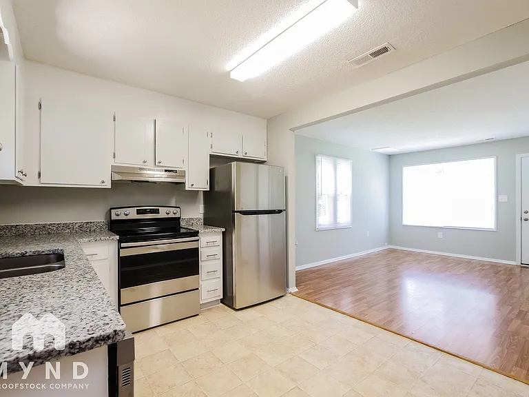 8401 Clear Meadow Ln — Photo 7