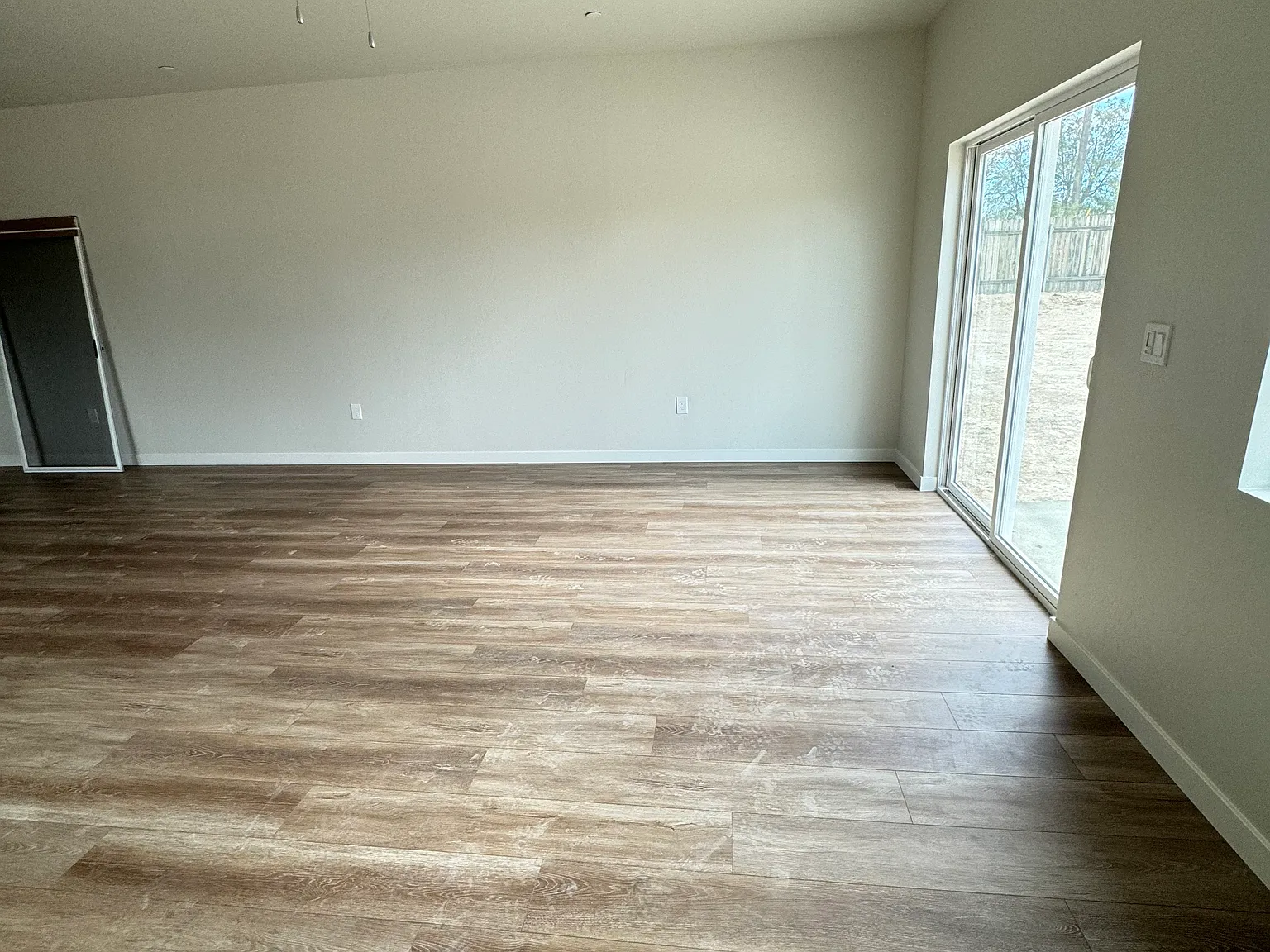 4 bed, 1705 sqft, $3,000 — Photo 3