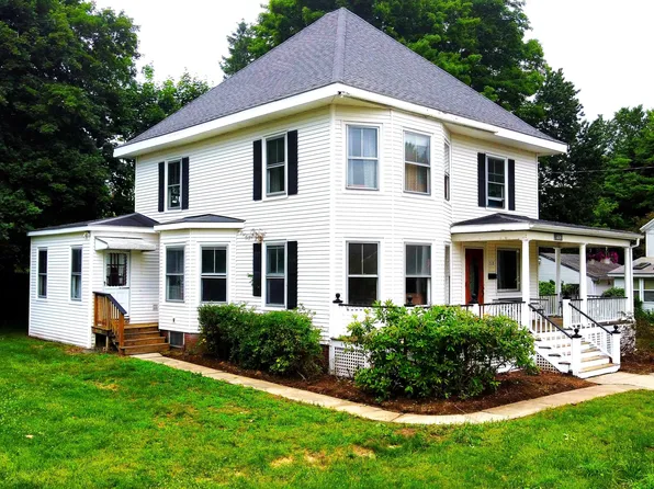 712 Gray Road, Gorham, ME 04038