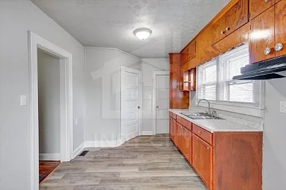 815 N Centennial St — Photo 6