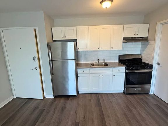 5th image of 188 Lafayette St #8